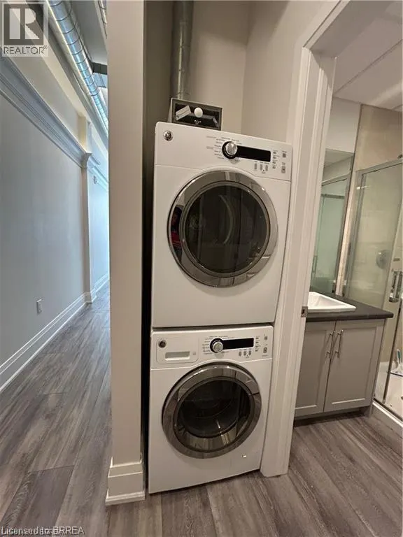 11 QUEEN Street Unit# 206, #206
