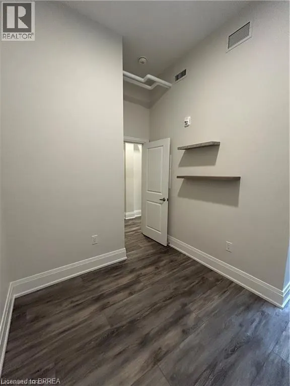 11 QUEEN Street Unit# 206, #206