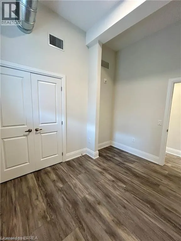 11 QUEEN Street Unit# 302, #302