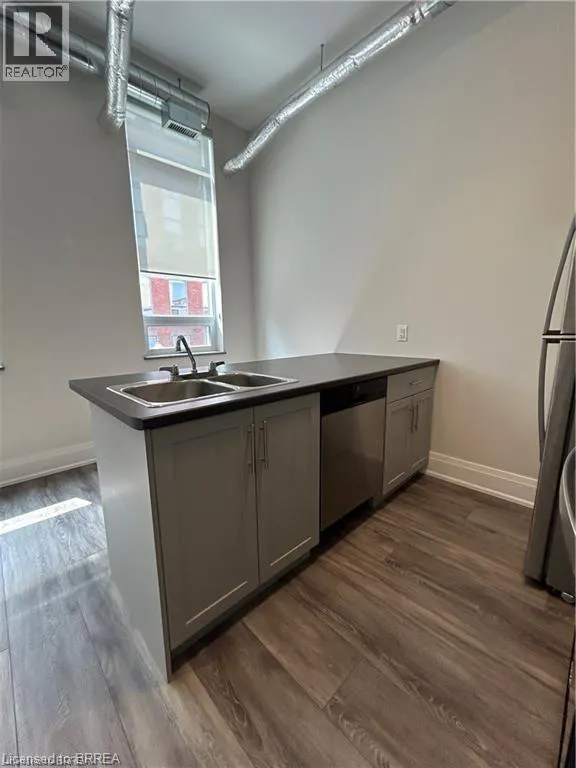 11 QUEEN Street Unit# 302, #302