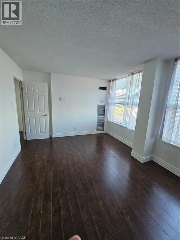 150 QUEEN Street S Unit# 401, #401