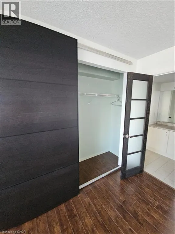 150 QUEEN Street S Unit# 401, #401