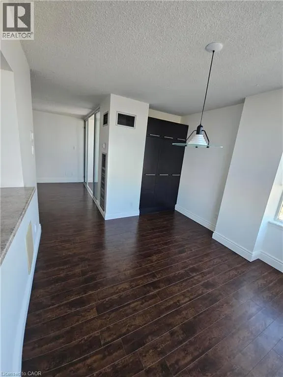 150 QUEEN Street S Unit# 401, #401