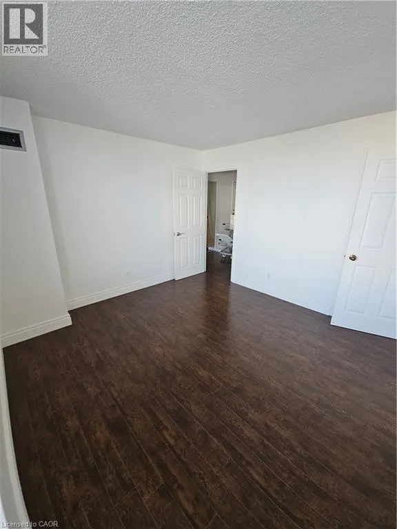 150 QUEEN Street S Unit# 401, #401