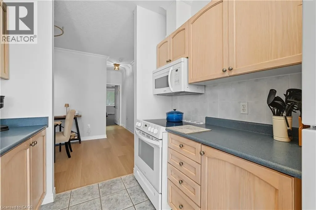 55 NORTHERN BREEZE Street Unit# 33, #33