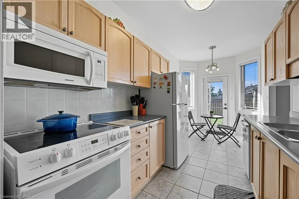 55 NORTHERN BREEZE Street Unit# 33, #33