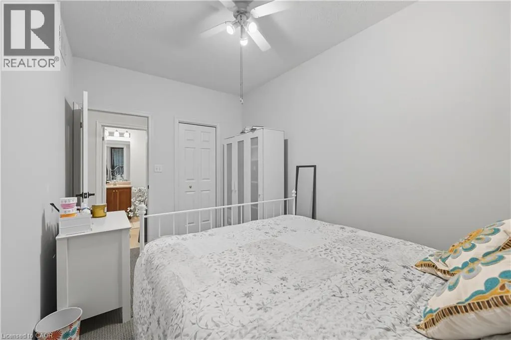 55 NORTHERN BREEZE Street Unit# 33, #33