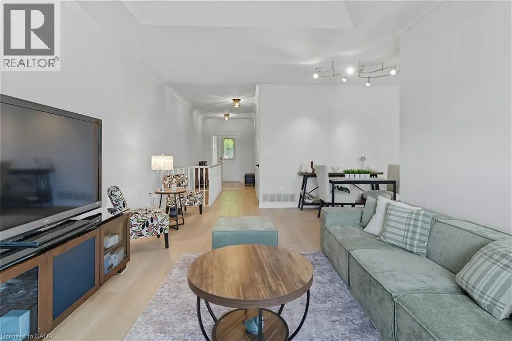 55 NORTHERN BREEZE Street Unit# 33, #33