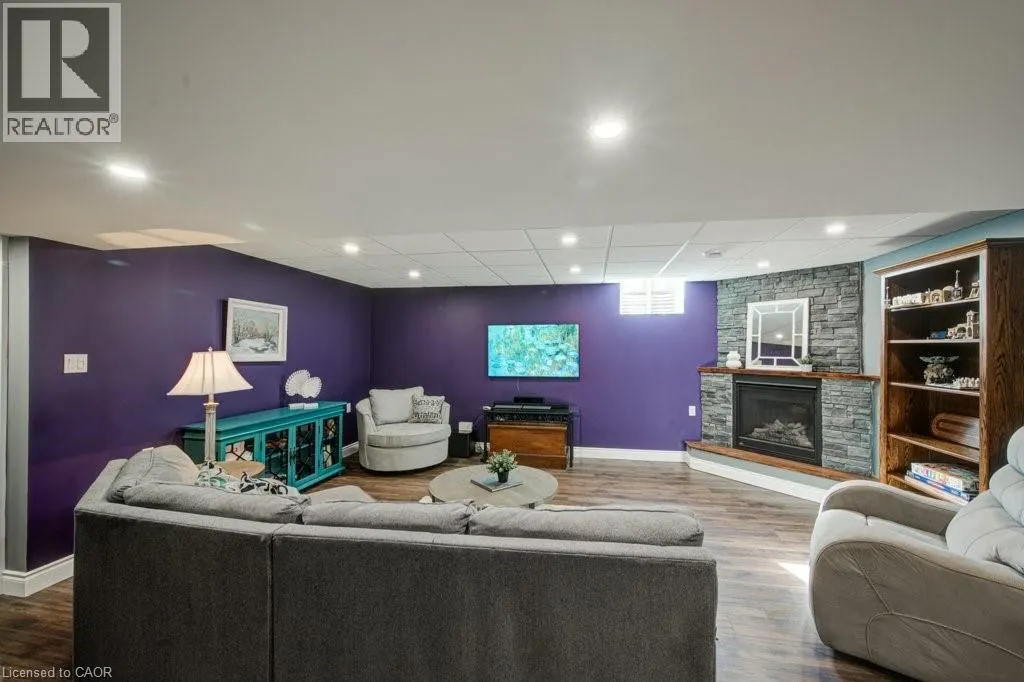 25 PICKETT Court