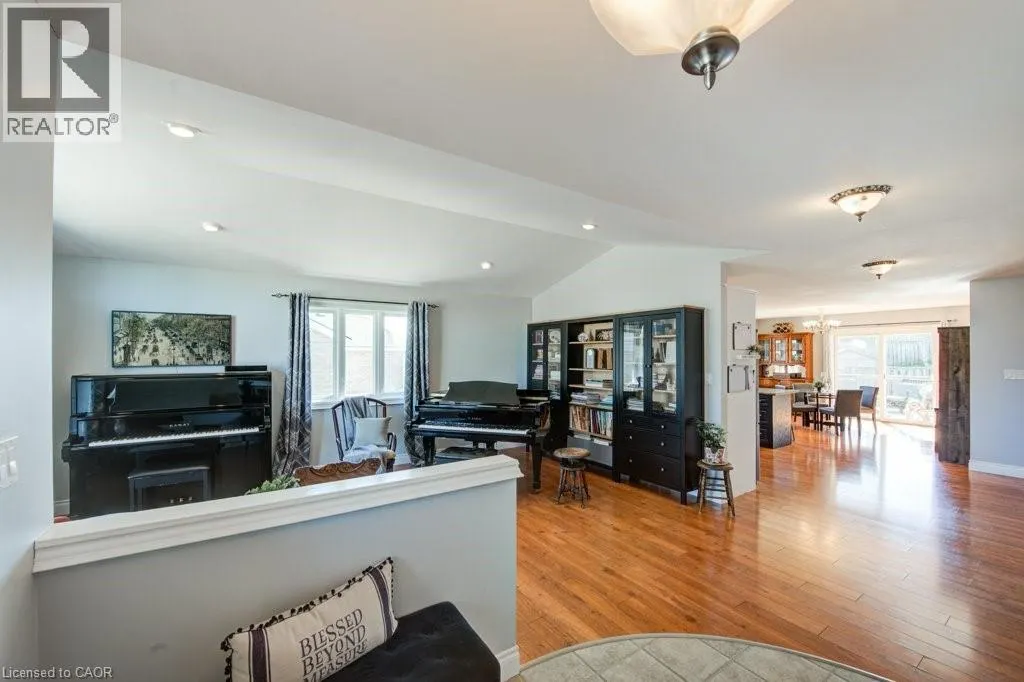 25 PICKETT Court