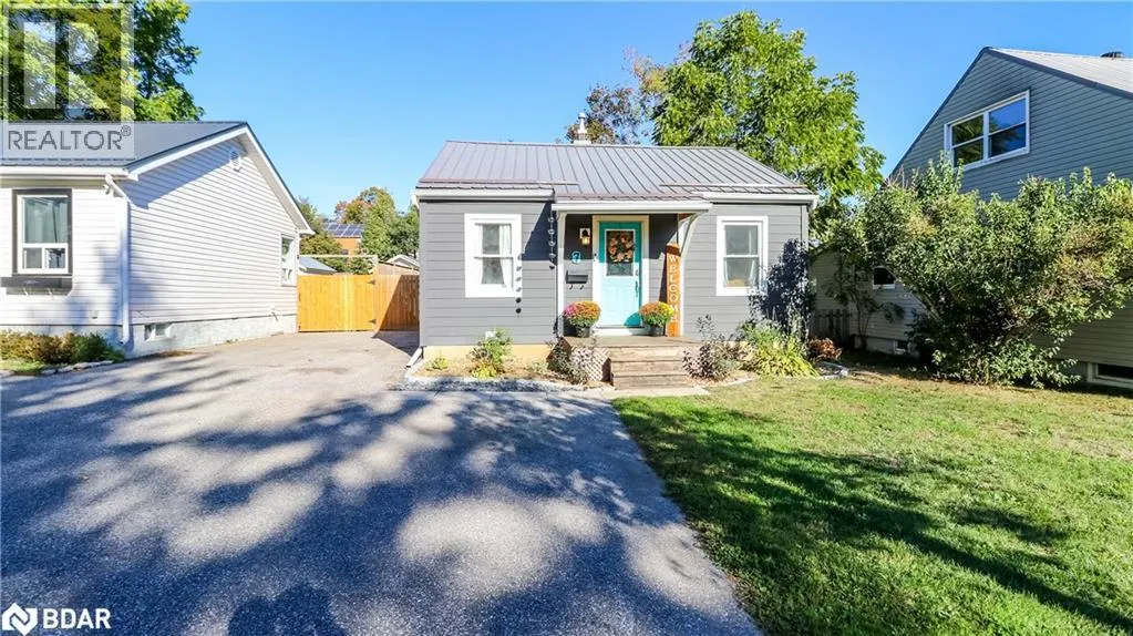 7 ALBANY Avenue