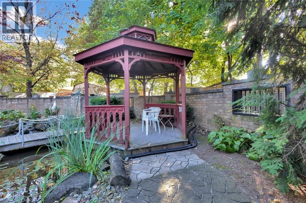 63 HARDALE Crescent