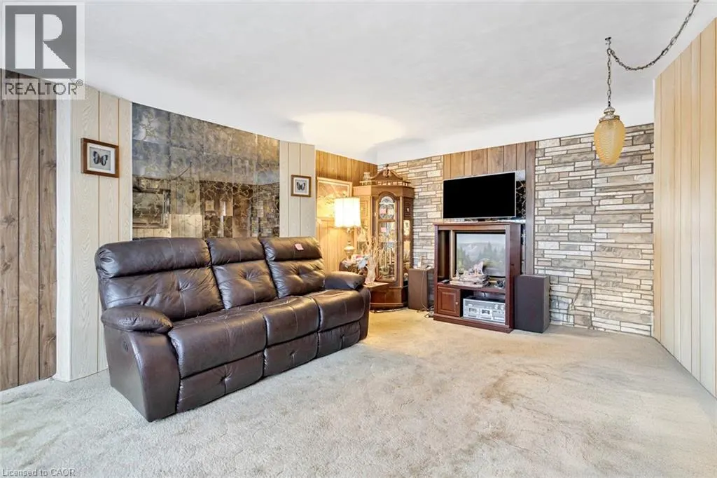 63 HARDALE Crescent