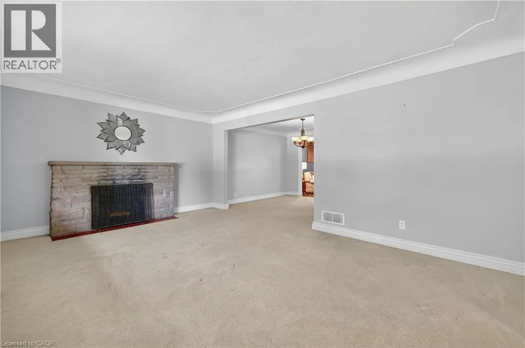 1040 CEDAR Avenue