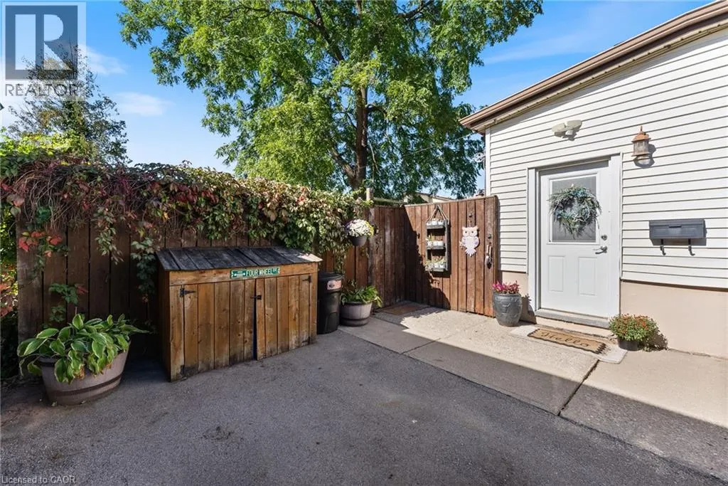 387 OSBORNE Street
