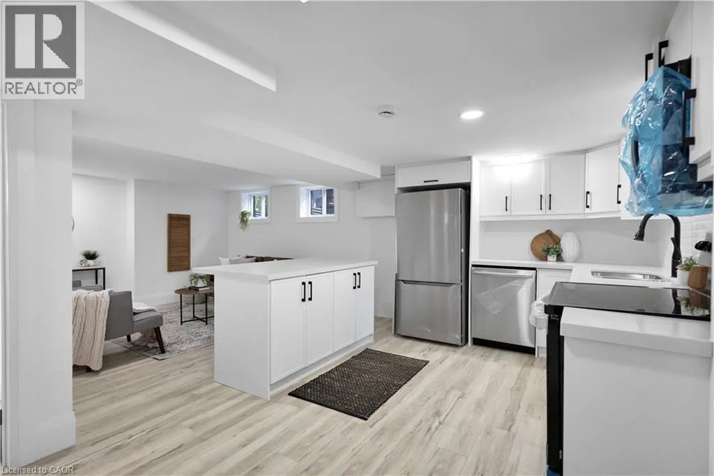 7 SWAN Drive