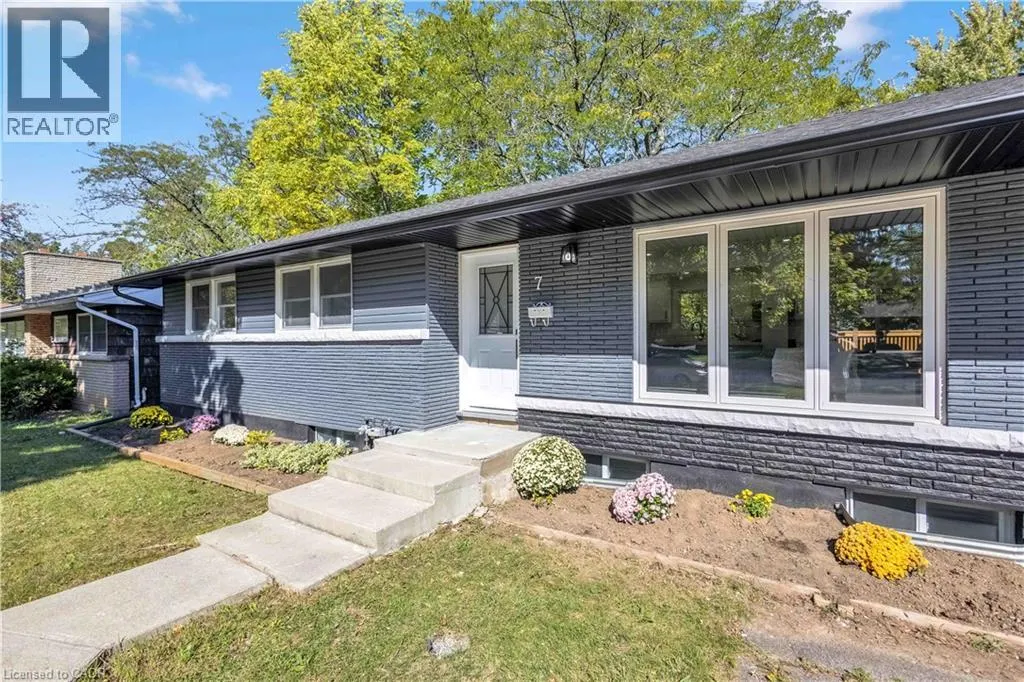 7 SWAN Drive