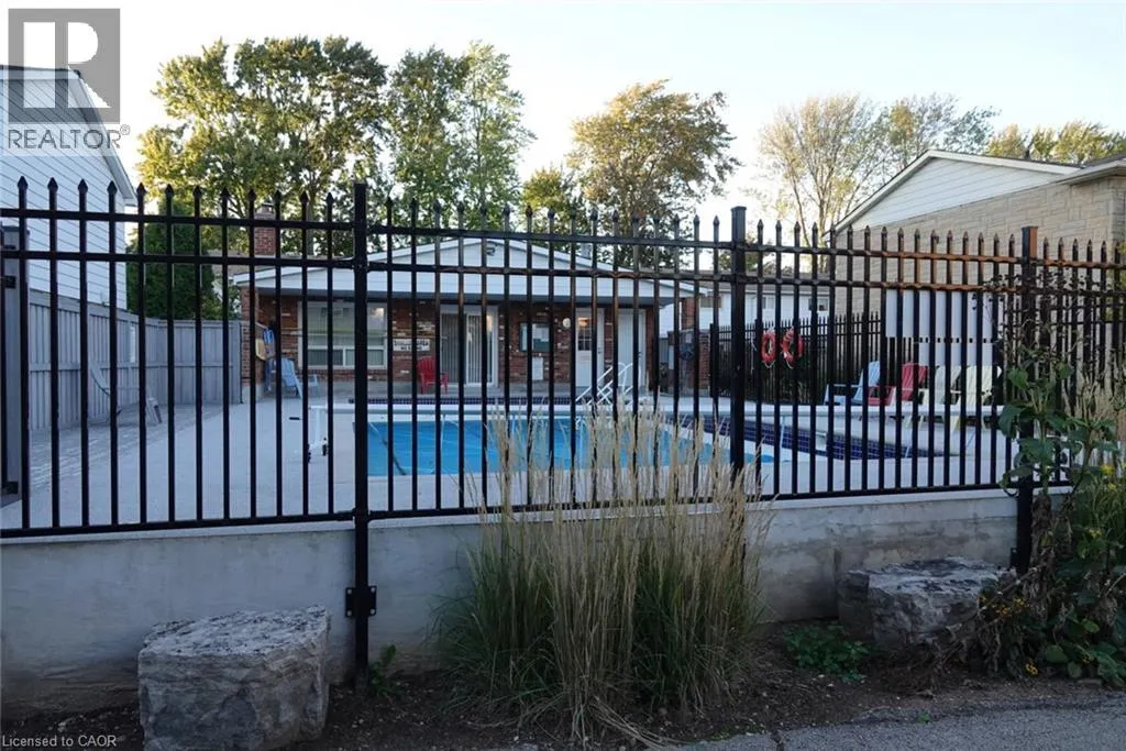 5475 LAKESHORE Road Unit# 9, #9