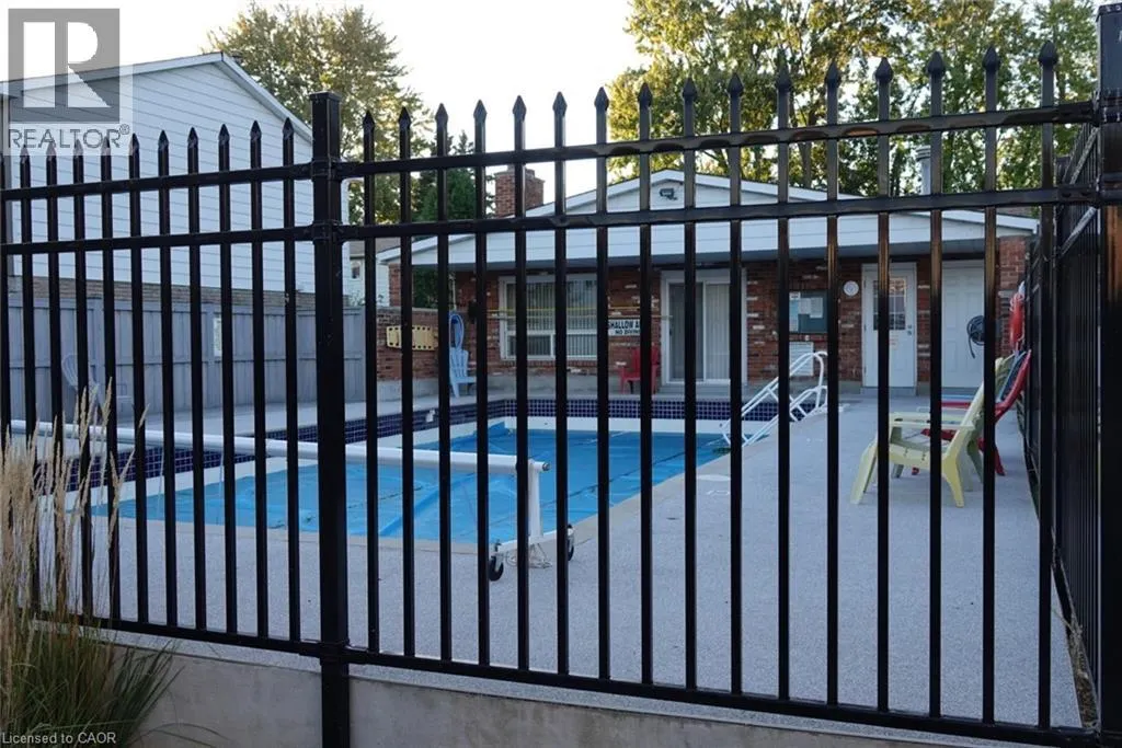 5475 LAKESHORE Road Unit# 9, #9