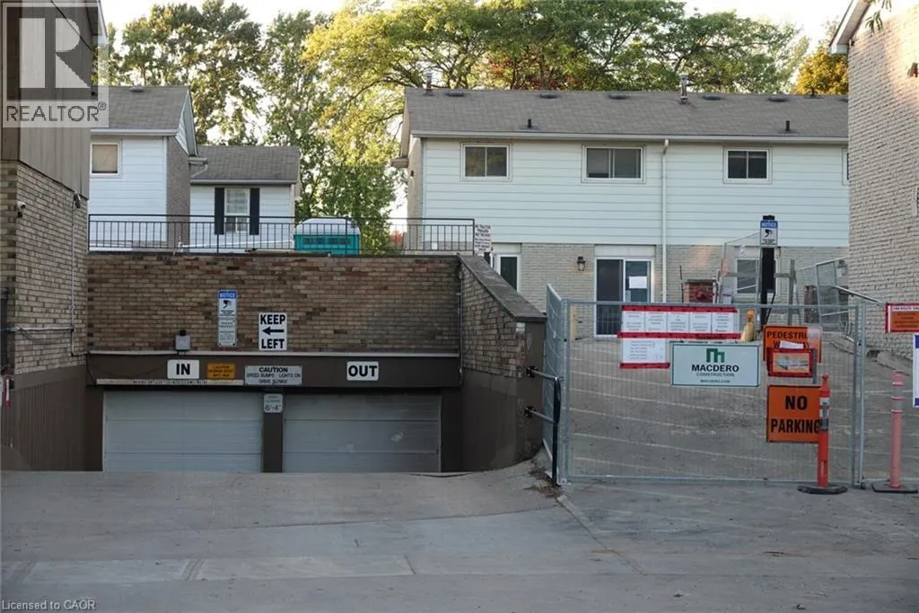 5475 LAKESHORE Road Unit# 9, #9
