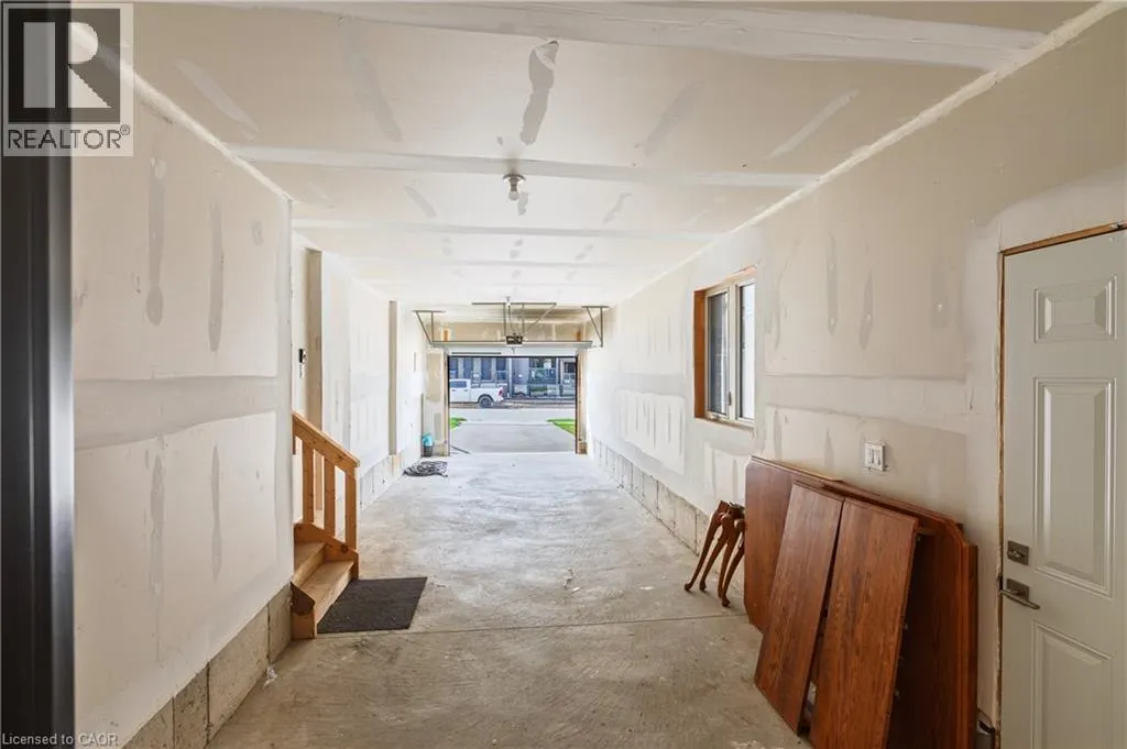 585 BENNINGER Drive