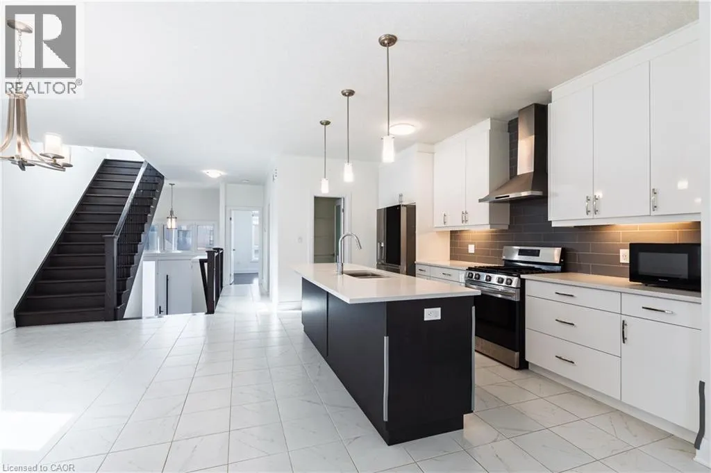 585 BENNINGER Drive