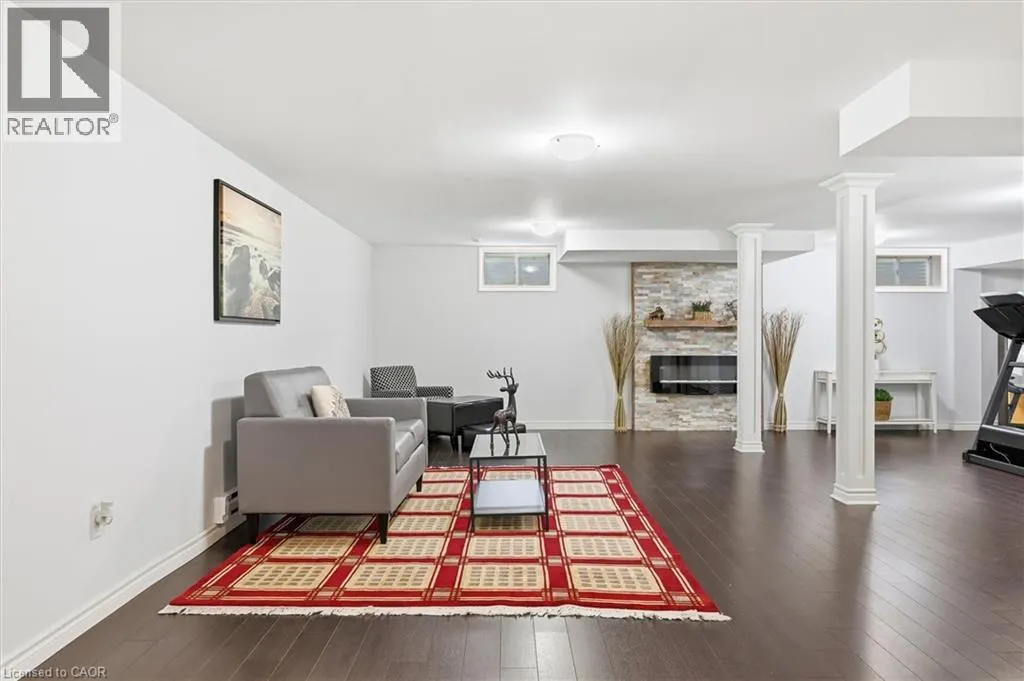 111 GRACEHILL Crescent