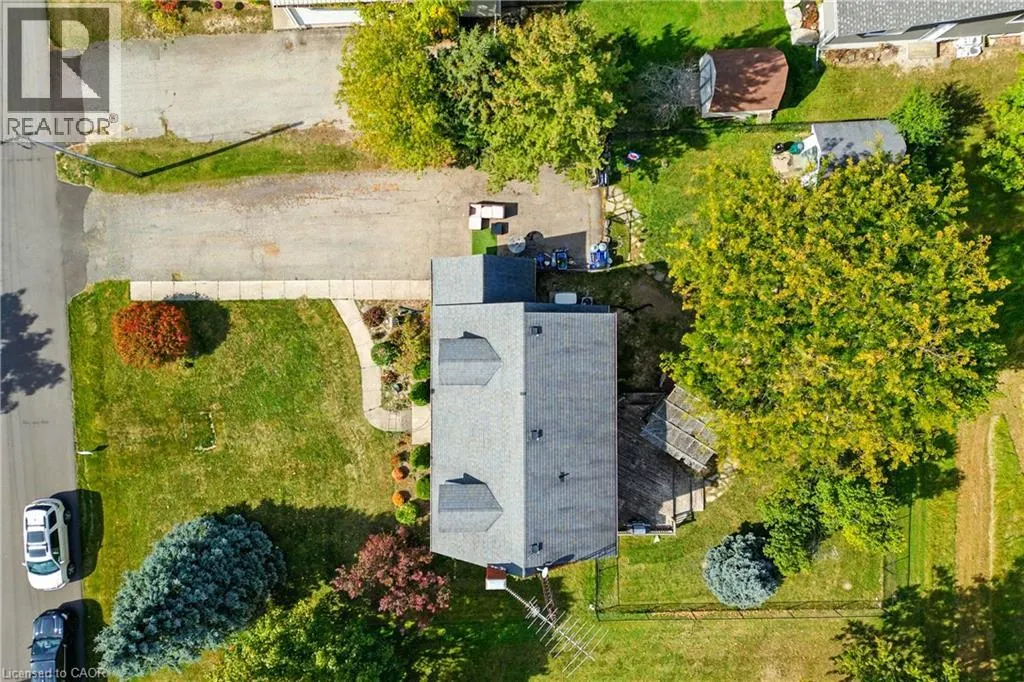 31 PEEL Street E