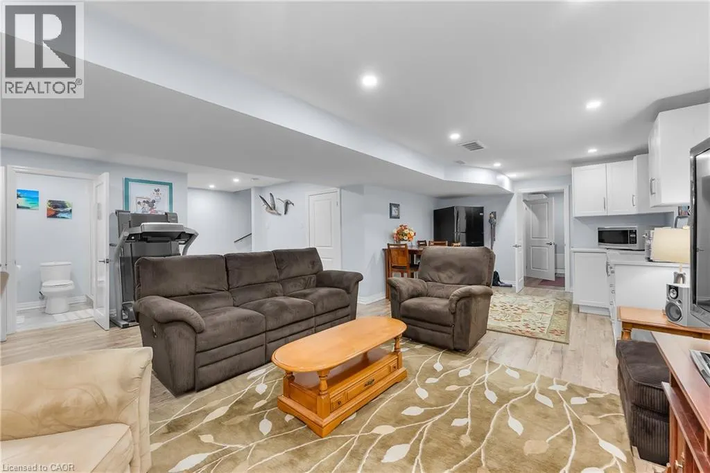 78 ANGELA Crescent