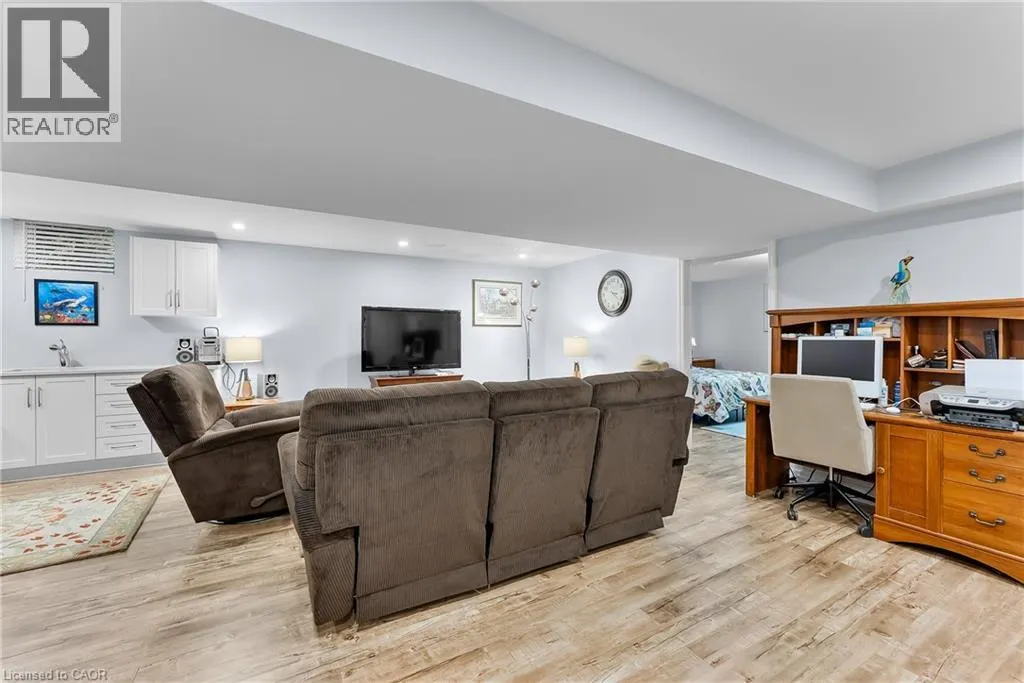 78 ANGELA Crescent