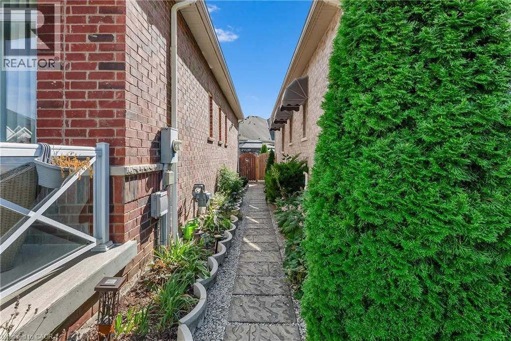78 ANGELA Crescent
