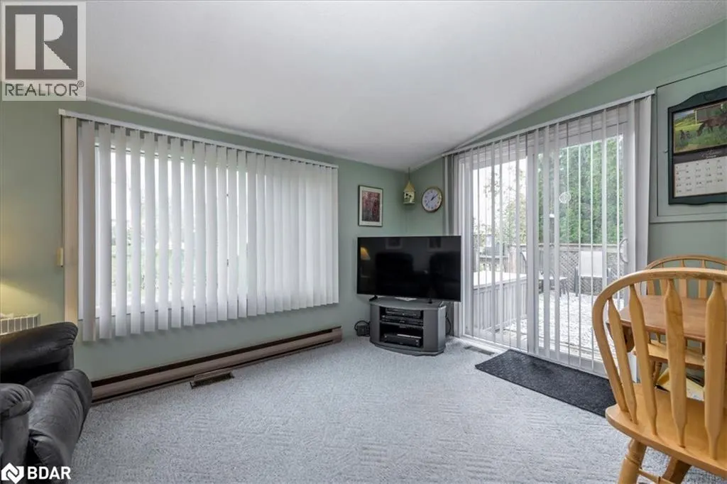 28 LINDEN Lane