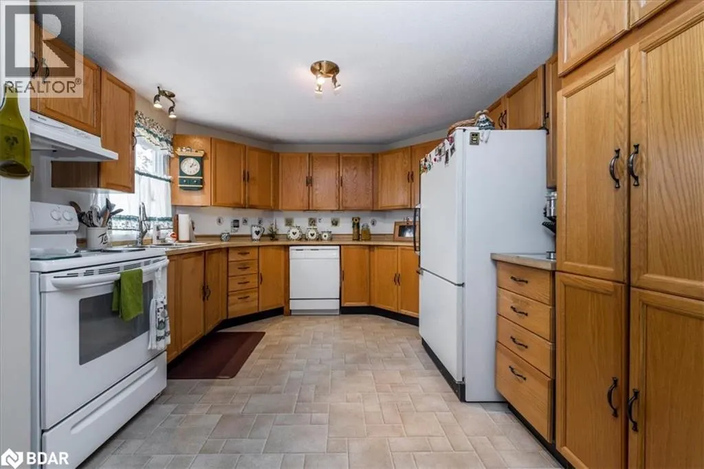 28 LINDEN Lane