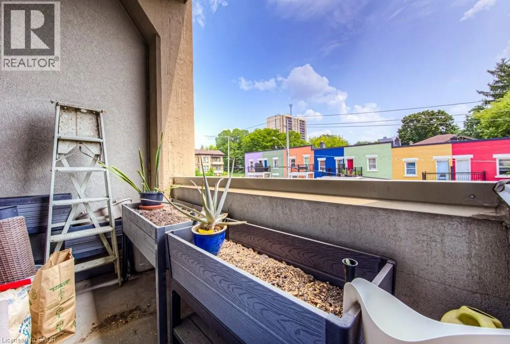 112 BENTON Street Unit# 207, #207