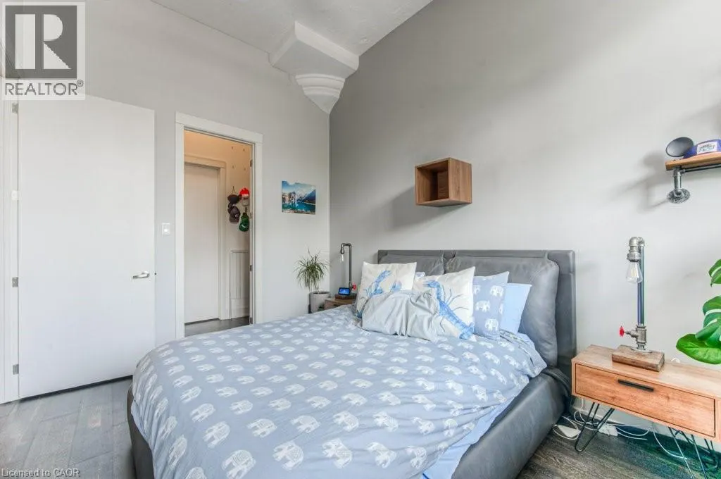 112 BENTON Street Unit# 207, #207