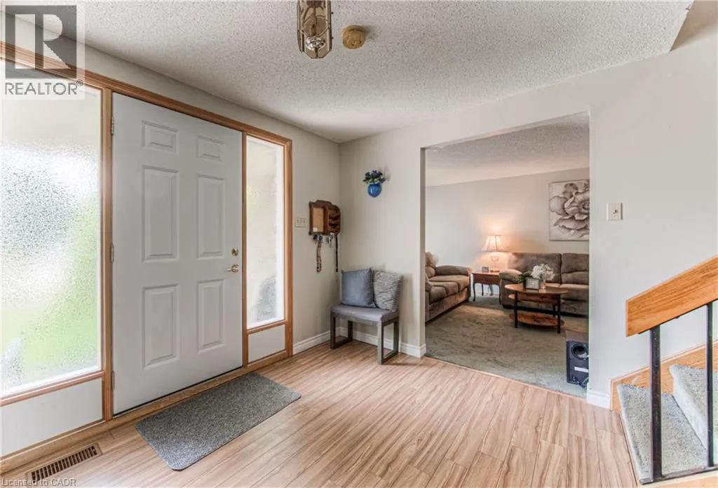 82 ROSENEATH Crescent
