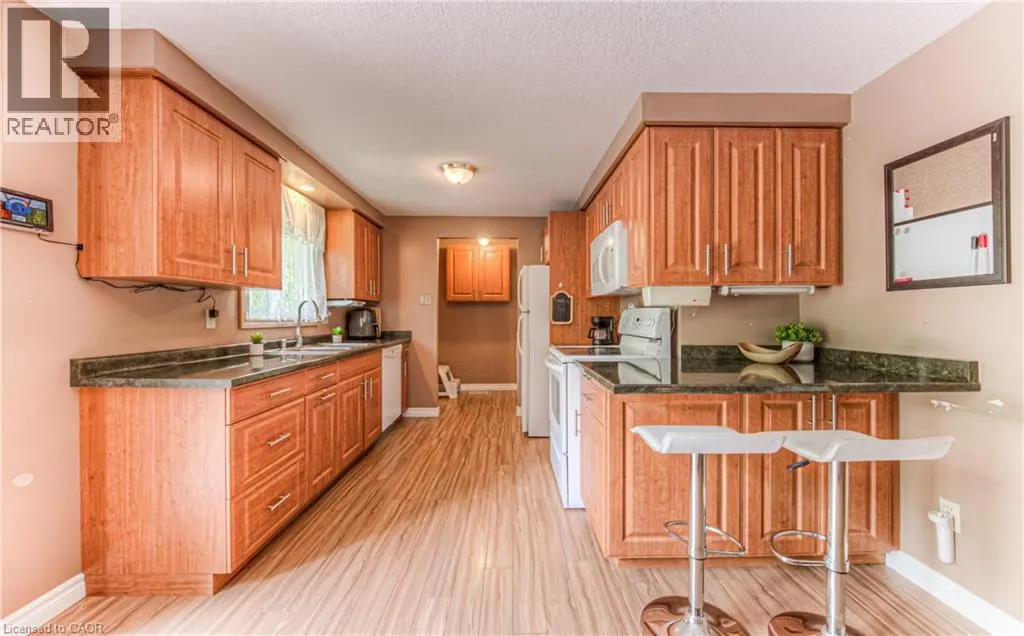 82 ROSENEATH Crescent