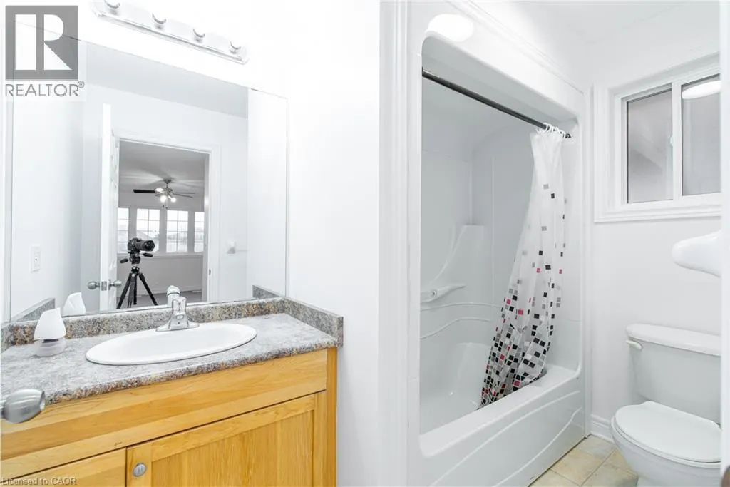 119 SUMMERS Drive Unit# Room 1, #Room 1