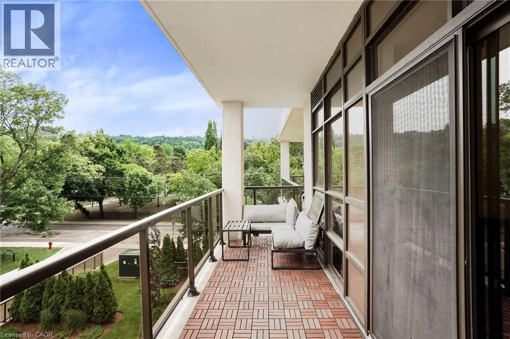 90 CHARLTON Avenue W Unit# 304, #304