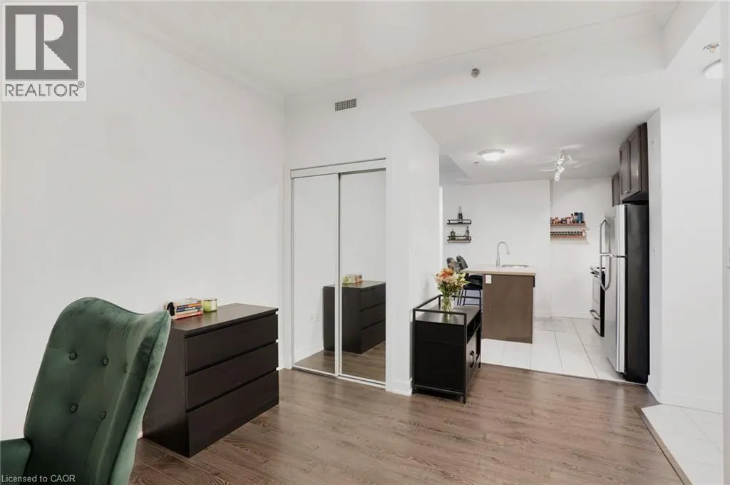 90 CHARLTON Avenue W Unit# 304, #304