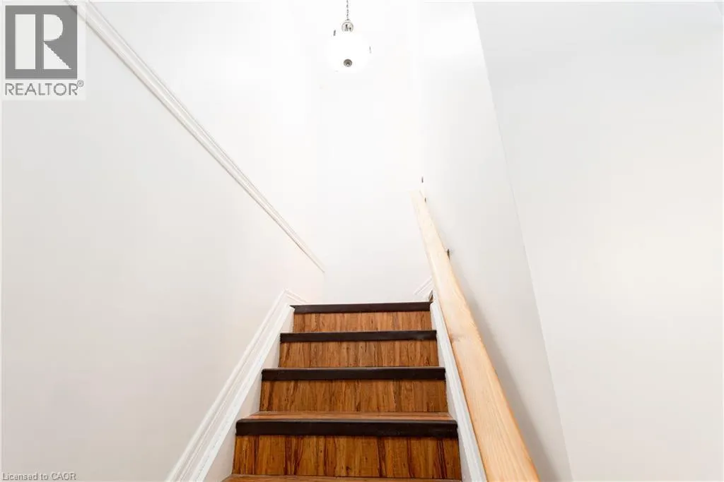 119 SUMMERS Drive Unit# Room 2, #Room 2