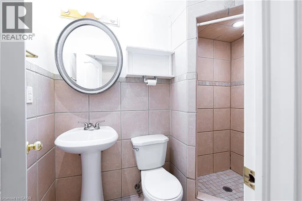 119 SUMMERS Drive Unit# Room 2, #Room 2