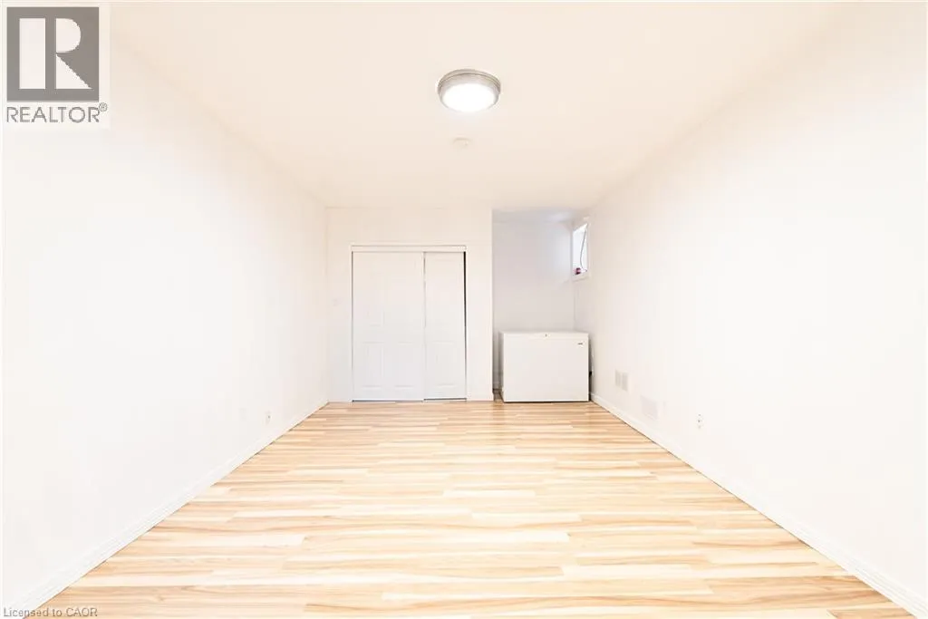 119 SUMMERS Drive Unit# Room 3, #Room 3