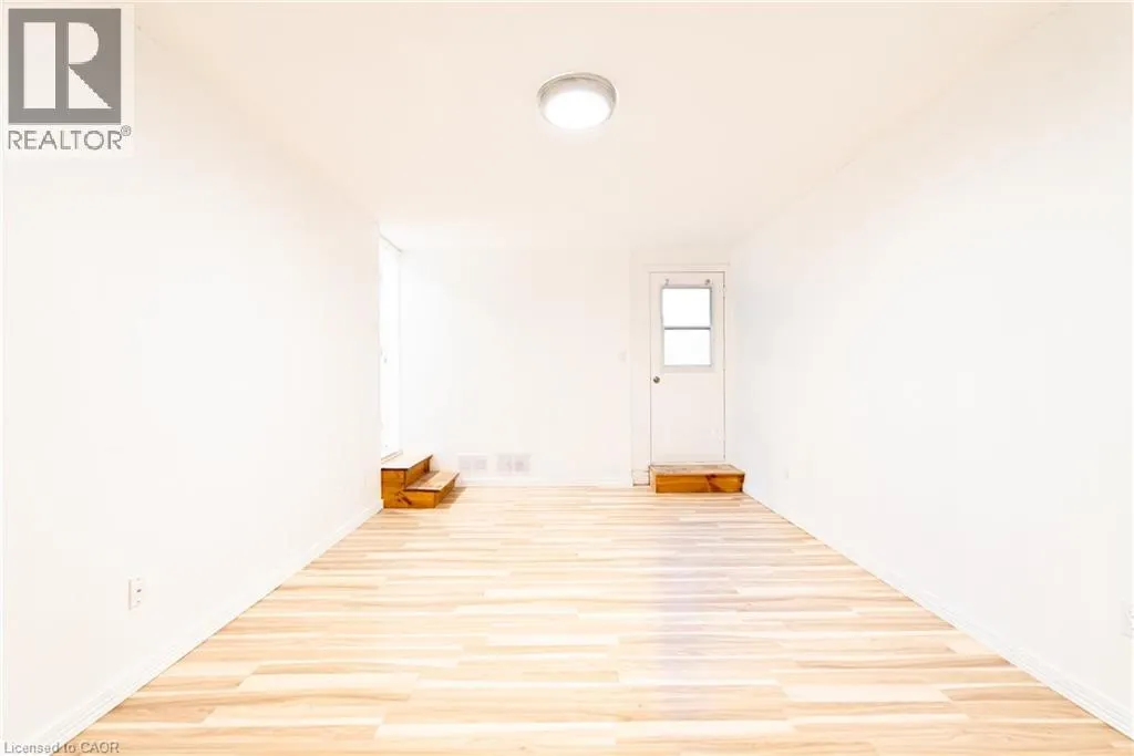 119 SUMMERS Drive Unit# Room 3, #Room 3