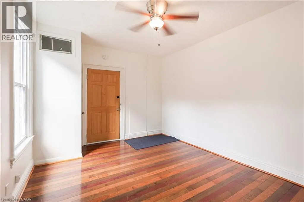 69 VICTORIA Avenue N Unit# 3, #3