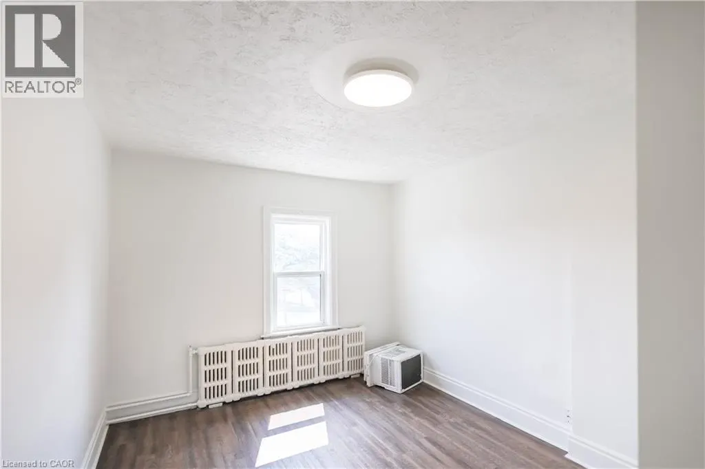 69 VICTORIA Avenue N Unit# 3, #3