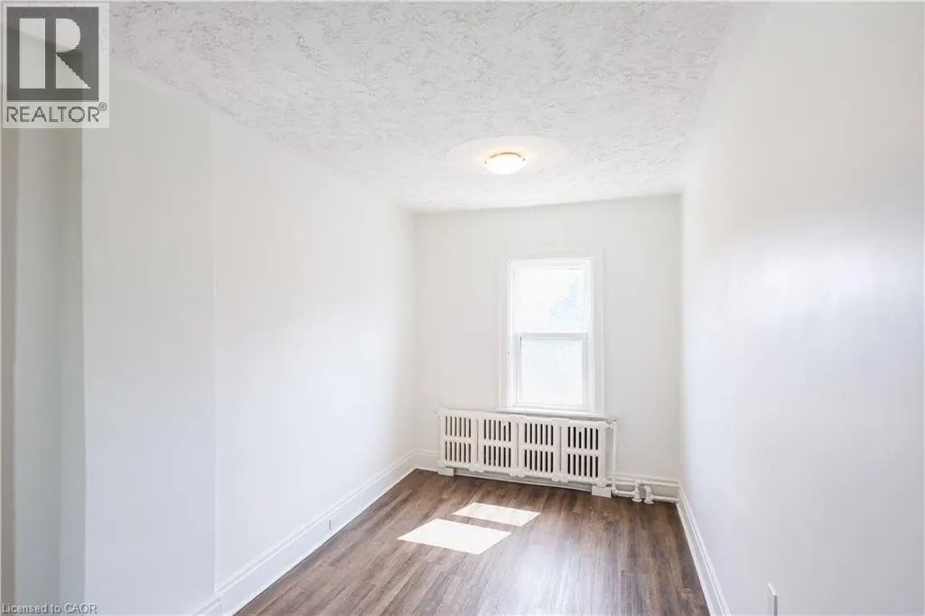 69 VICTORIA Avenue N Unit# 3, #3