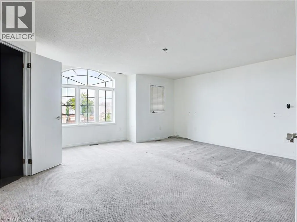 14 CHATEAU Crescent