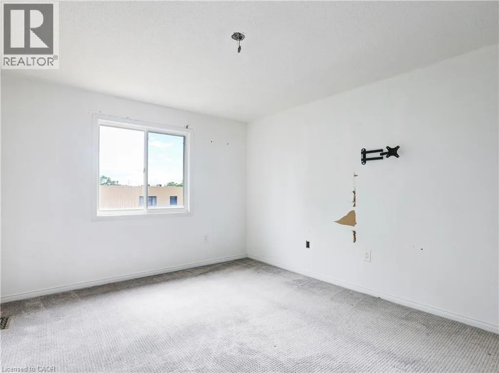 14 CHATEAU Crescent