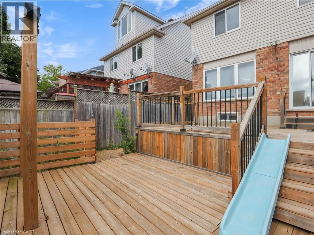 14 CHATEAU Crescent